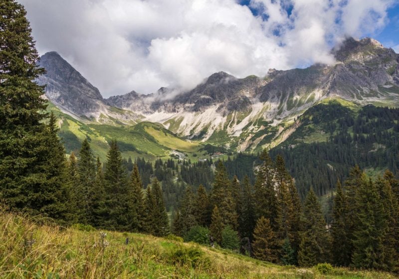 Blick Richtung Heinrich-Hueter-Hütte, Brevier zur Tourismusmarke (c) Helmut Düringer - Vorarlberg Tourismus GmbH