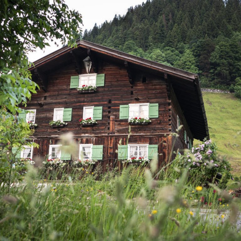Altes Walserhaus in Mittelberg (c) Dietmar Denger - Vorarlberg Tourismus Altes Walserhaus in Mittelberg (c) Dietmar Denger - Vorarlberg Tourismus