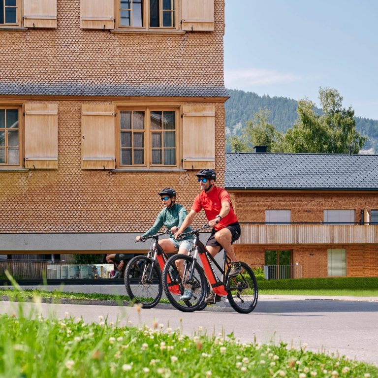 E-Biken in Mellau (c) Alex Kaiser - Bregenzerwald Tourismus