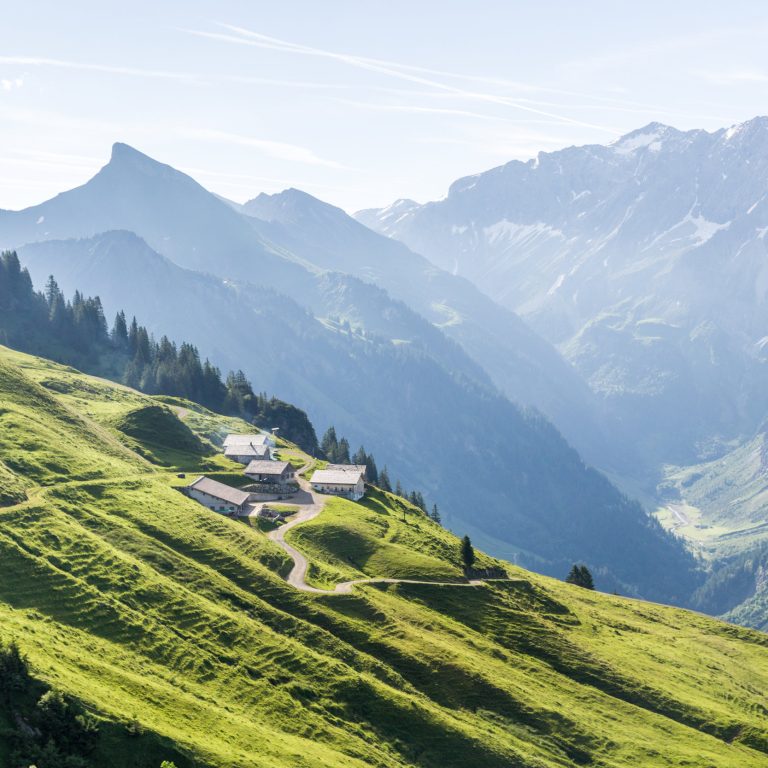 Blick auf Alpe Ober Überluth © Helmut Düringer / Vorarlberg Tourismus GmbH