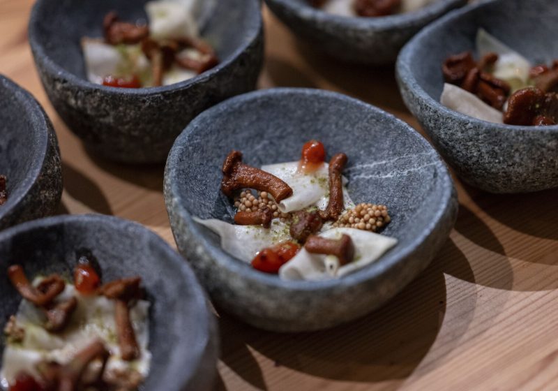 Kulinarische Häppchen in Schüsselchen.