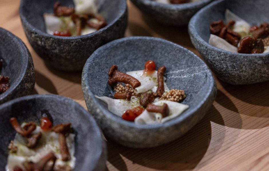 Kulinarische Häppchen in Schüsselchen.