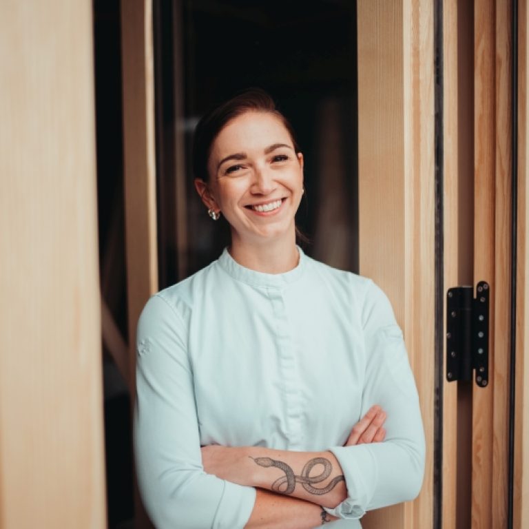 Haubenköchin Sarah Brückner vom Restaurant Sarah kocht in Egg, Bregenzerwald.