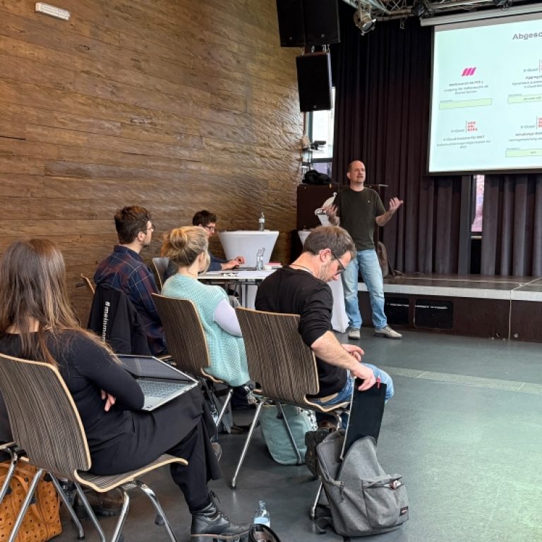 Michael Ellensohn, Bereichsleiter Digitale Services von Vorarlberg Tourismus, präsentiert aktuelle Projekte bei der DTB Jahreskonferenz 2026.