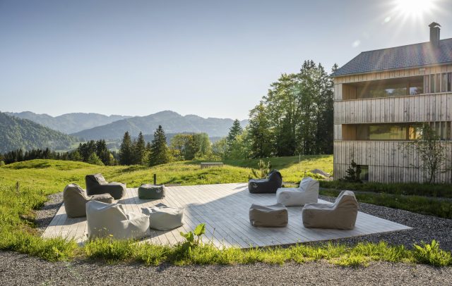 Außenbereich des Fuchsegg Eco Lodge